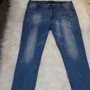 $10 HIGH RISE FULL LENGTH DISTRESSED JEANS SIZE 16